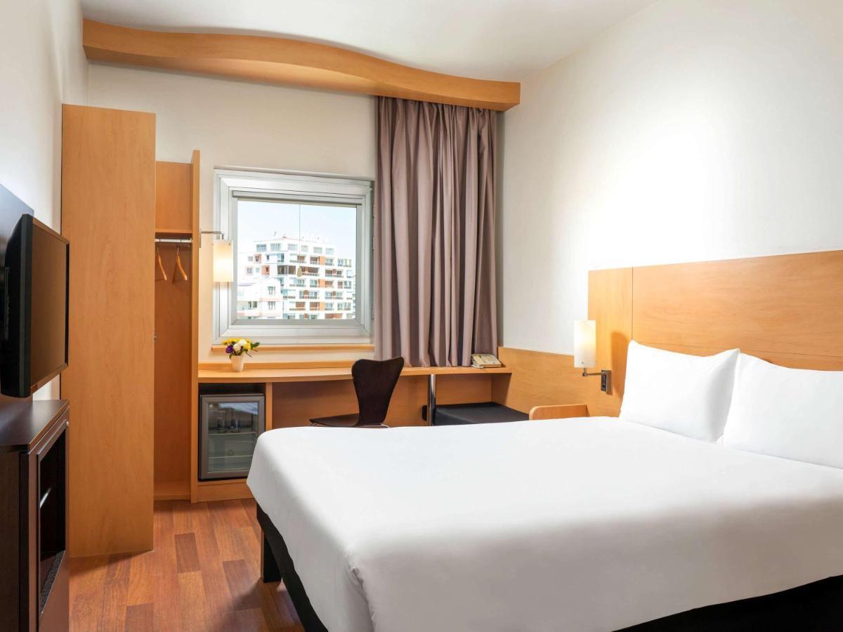 Ibis 3*