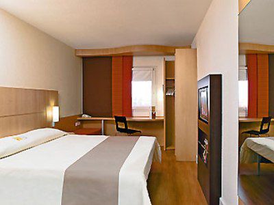 Ibis Hotel 3*